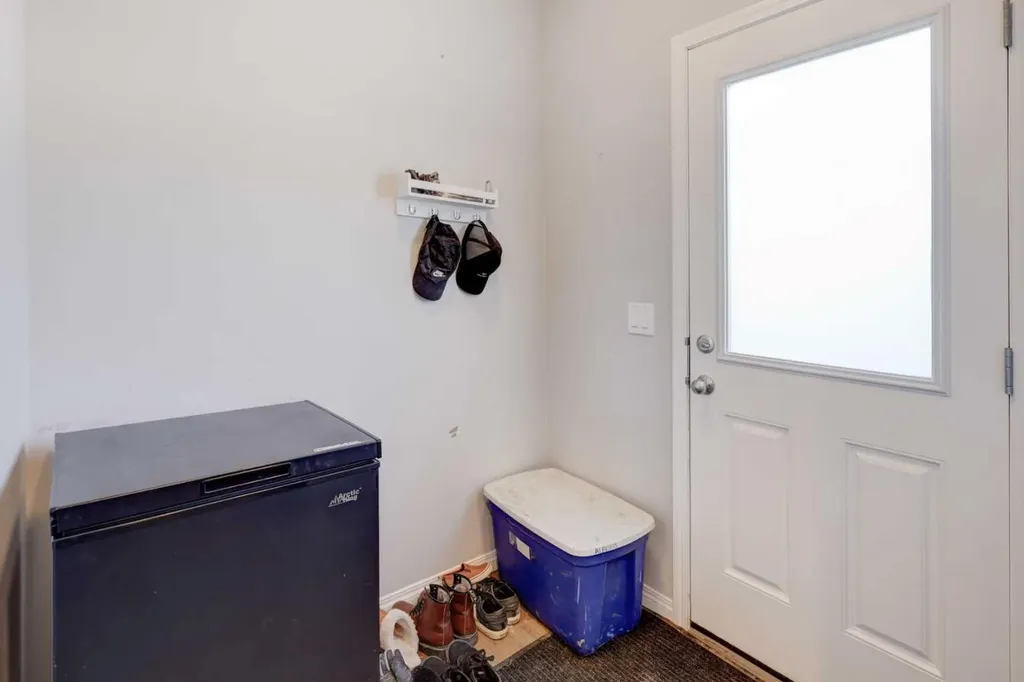 215 Chinook Gate Boulevard SW Airdrie AB T4B 5J4