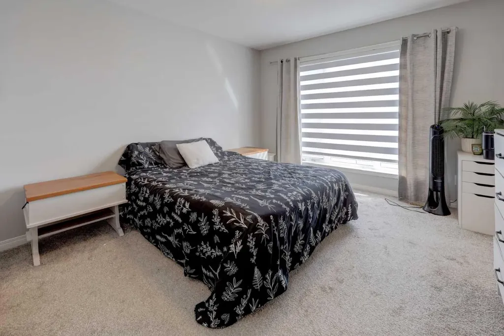 215 Chinook Gate Boulevard SW Airdrie AB T4B 5J4
