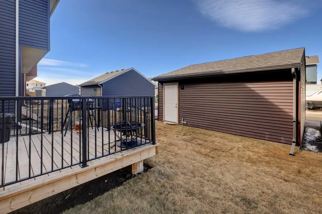 215 Chinook Gate Boulevard SW Airdrie AB T4B 5J4