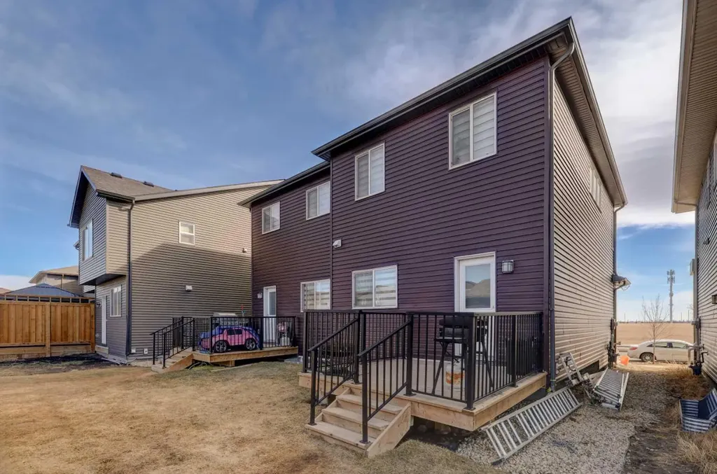 215 Chinook Gate Boulevard SW Airdrie AB T4B 5J4