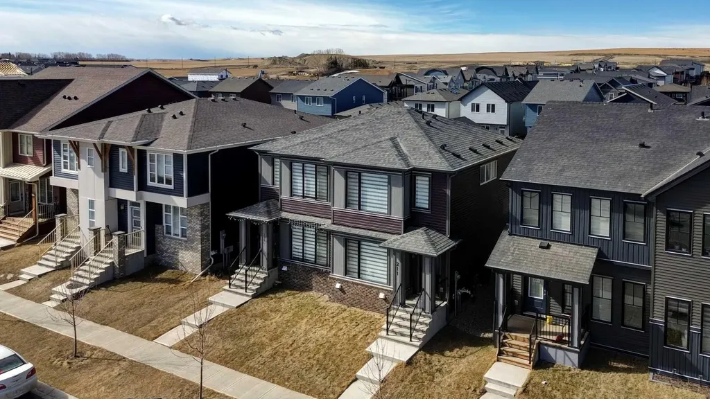 215 Chinook Gate Boulevard SW Airdrie AB T4B 5J4