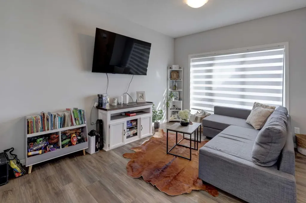 215 Chinook Gate Boulevard SW Airdrie AB T4B 5J4