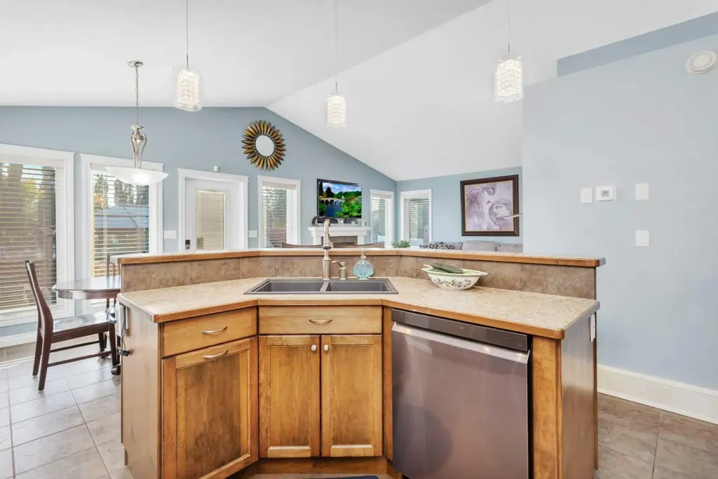 5 Heritage Drive Penhold AB T0M 1R0