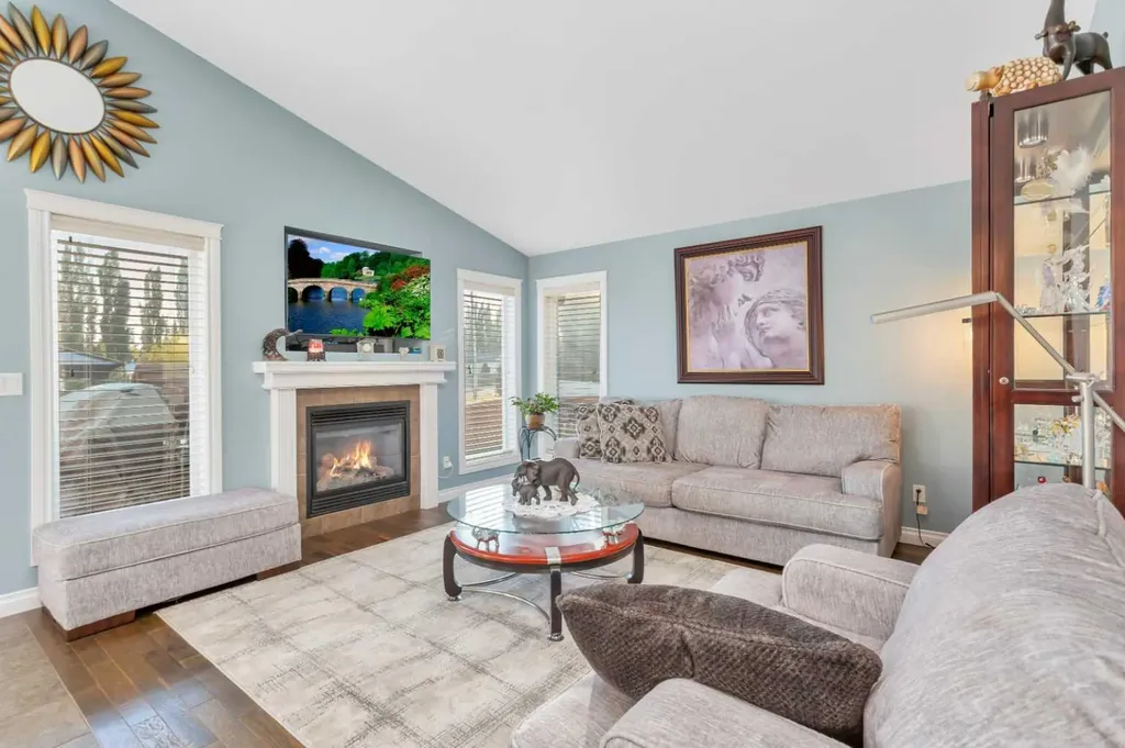 5 Heritage Drive Penhold AB T0M 1R0