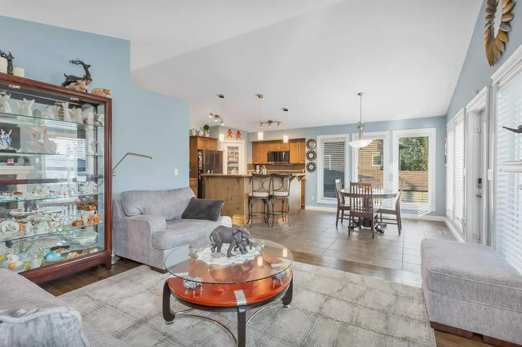 5 Heritage Drive Penhold AB T0M 1R0