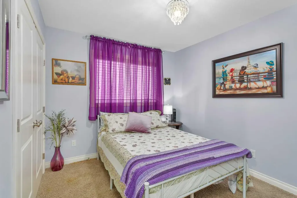 5 Heritage Drive Penhold AB T0M 1R0