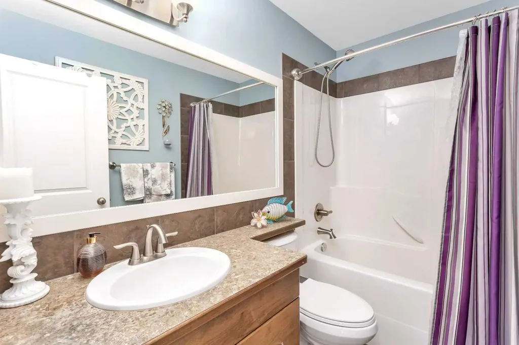 5 Heritage Drive Penhold AB T0M 1R0