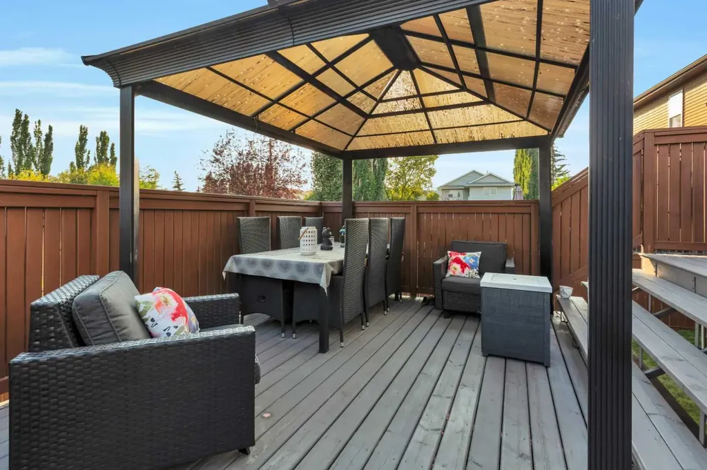 5 Heritage Drive Penhold AB T0M 1R0