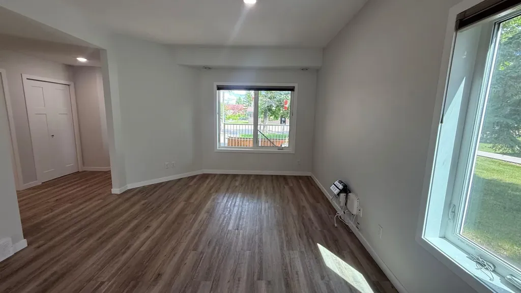 501 5 Street W Hanna AB T0J1P0