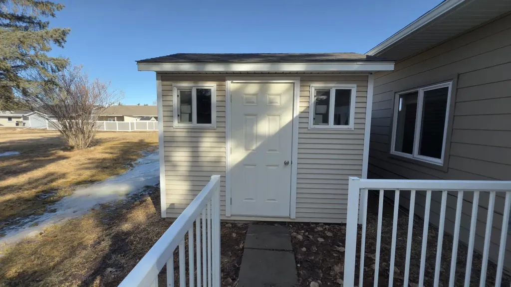 501 5 Street W Hanna AB T0J1P0