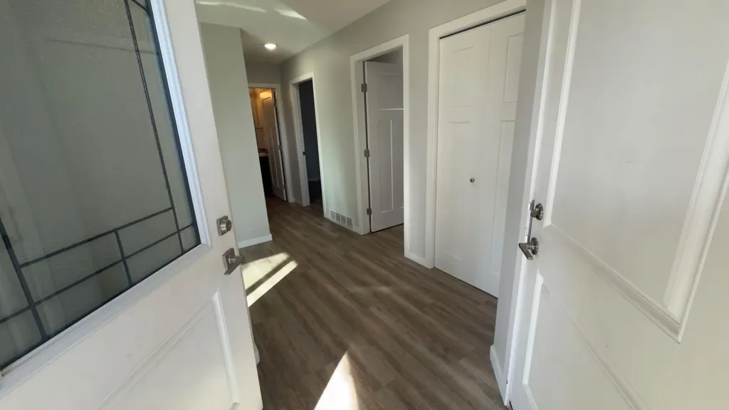 501 5 Street W Hanna AB T0J1P0