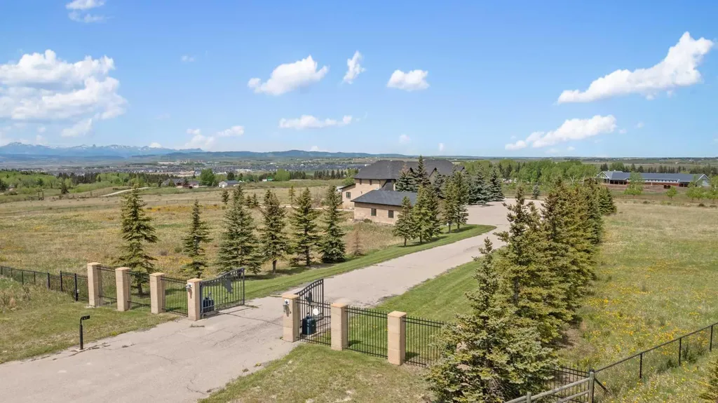 40090 Retreat Road Rural Rocky View County AB T4C 1A2