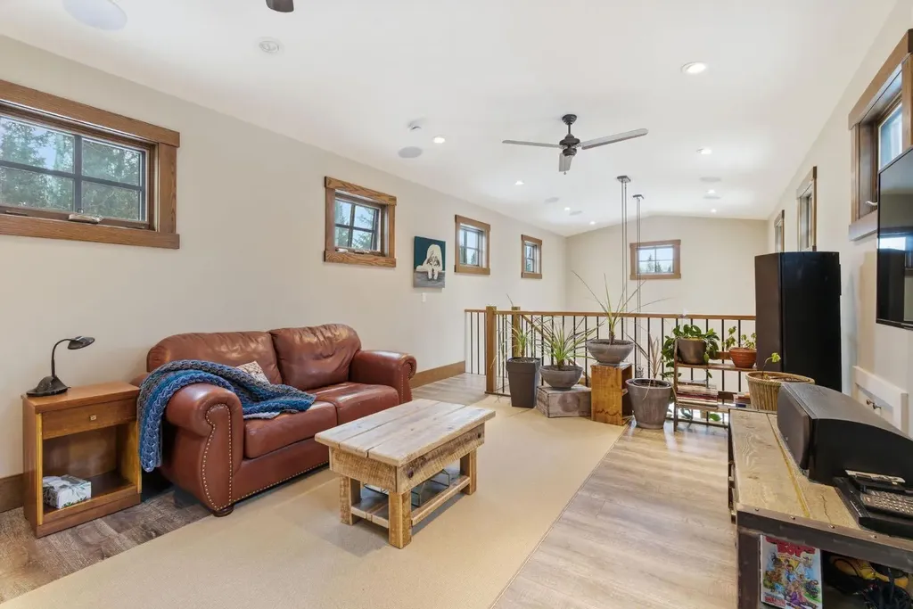 5443 Township Road 302 Rural Mountain View County AB T0M 2E0