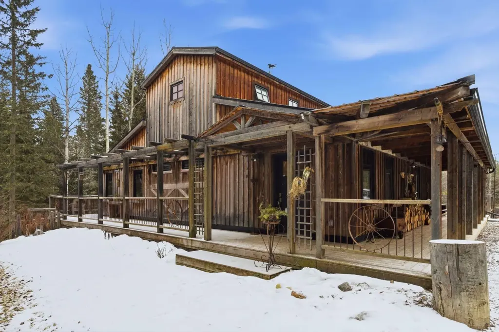 5443 Township Road 302 Rural Mountain View County AB T0M 2E0