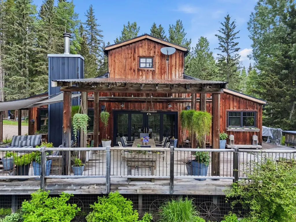 5443 Township Road 302 Rural Mountain View County AB T0M 2E0