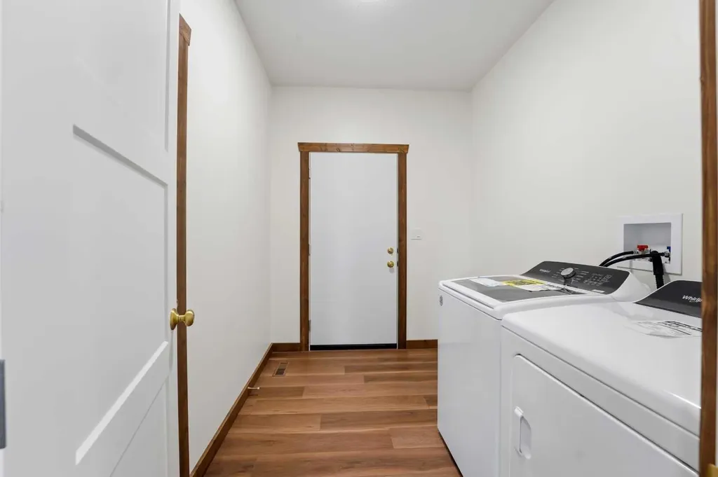 5123 55 Street Close Eckville AB T0M 0X0