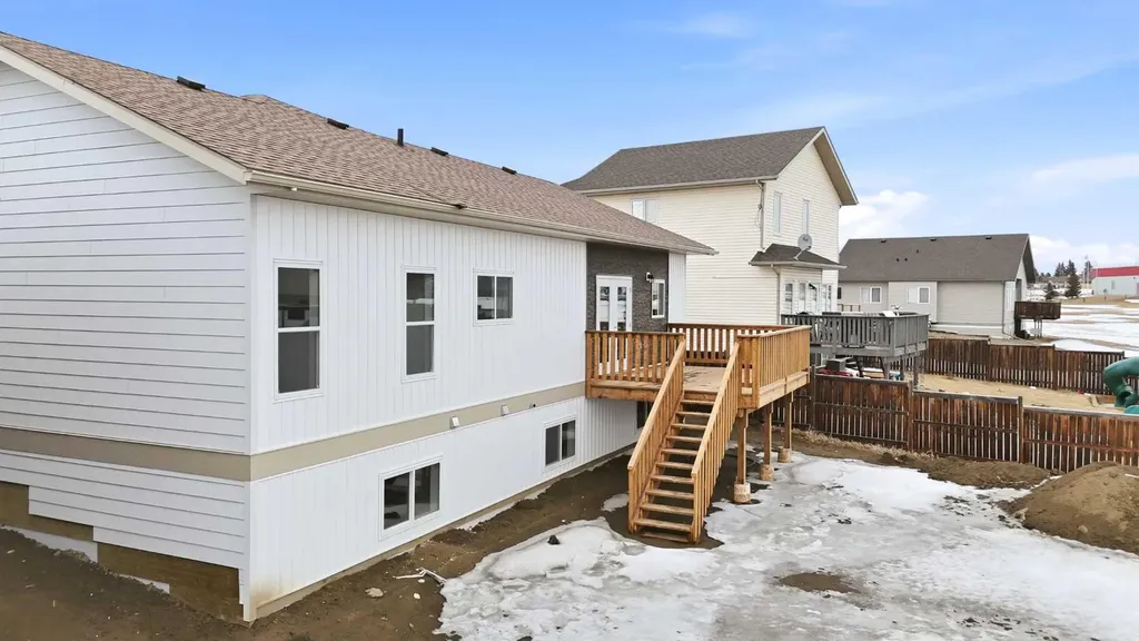 5123 55 Street Close Eckville AB T0M 0X0