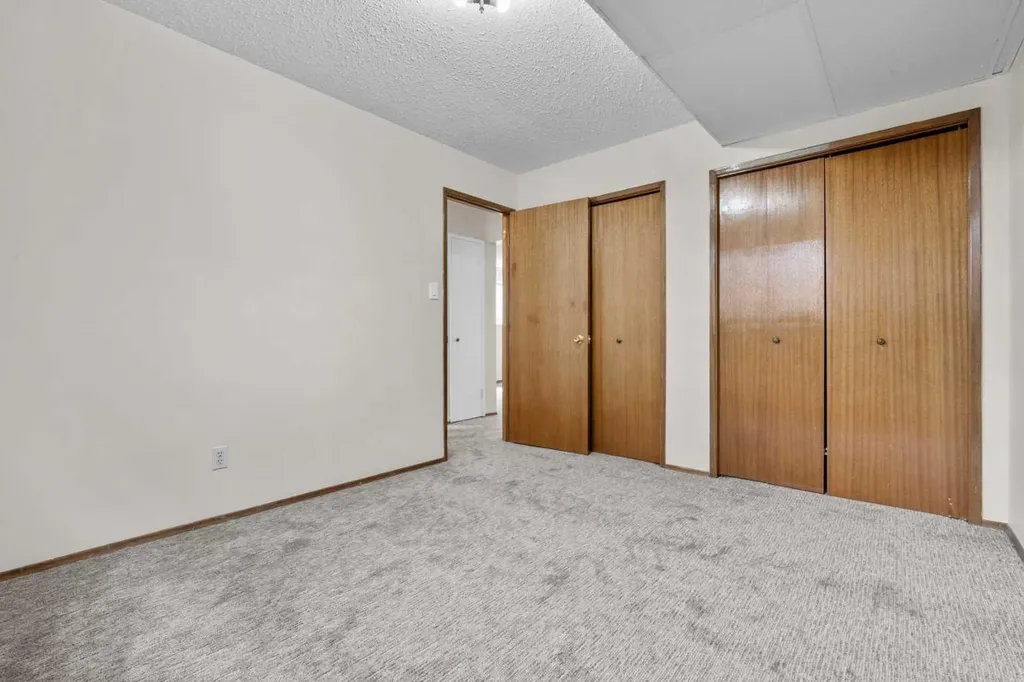 27 Beddington Road NE Calgary AB T3K 1N7