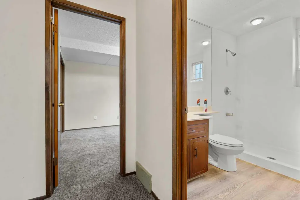 27 Beddington Road NE Calgary AB T3K 1N7