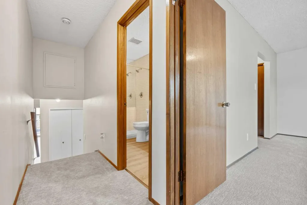 27 Beddington Road NE Calgary AB T3K 1N7