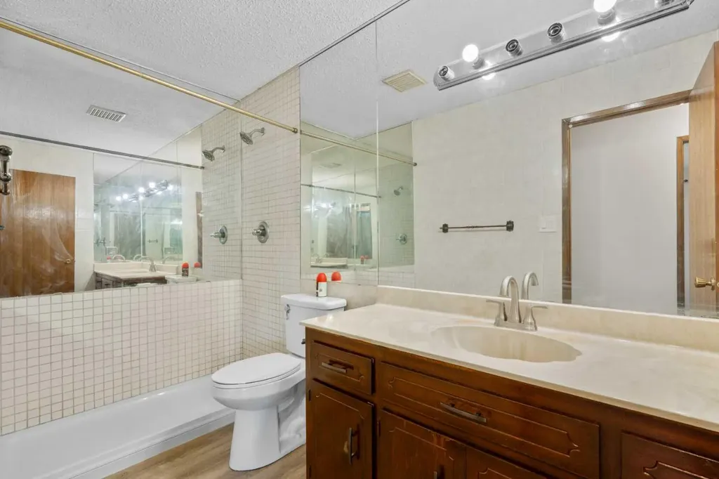 27 Beddington Road NE Calgary AB T3K 1N7