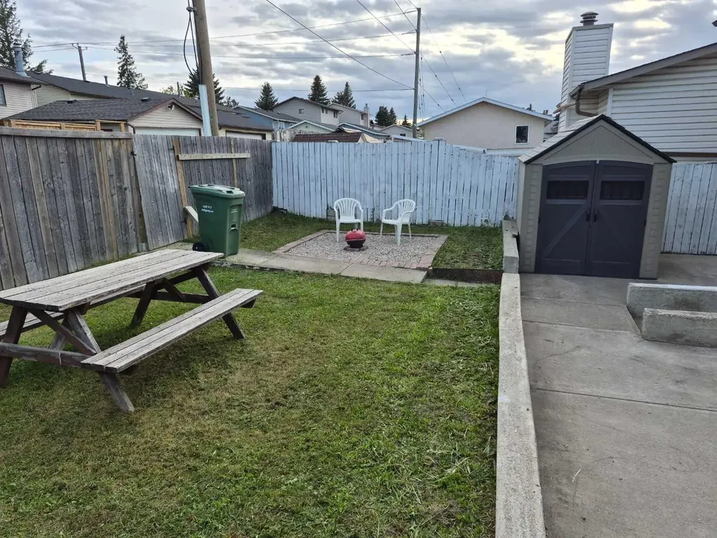 27 Beddington Road NE Calgary AB T3K 1N7