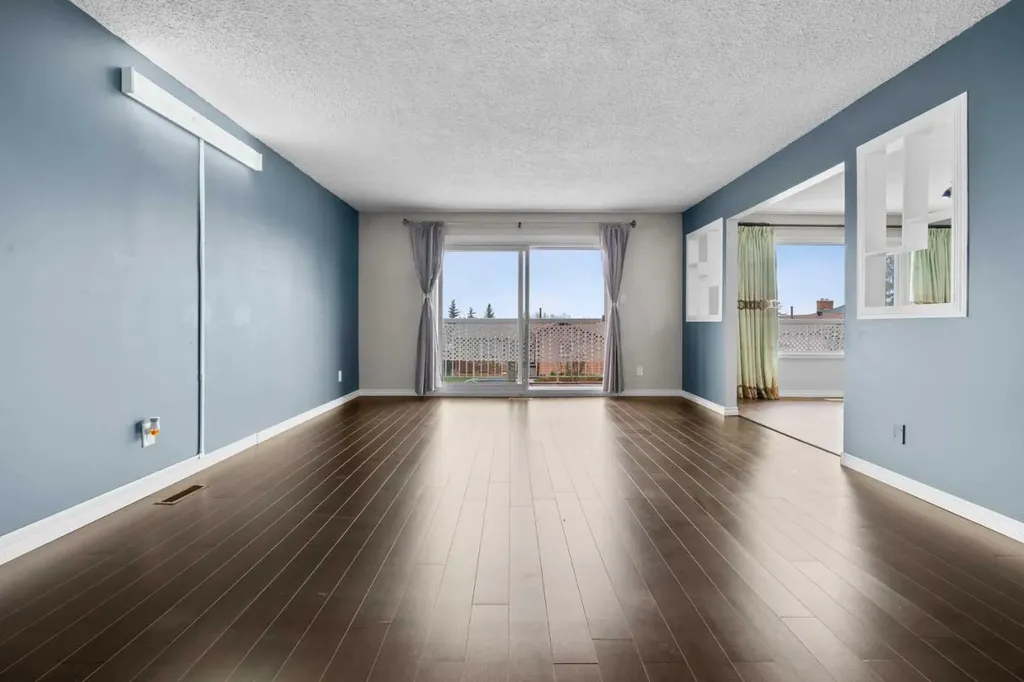 27 Beddington Road NE Calgary AB T3K 1N7