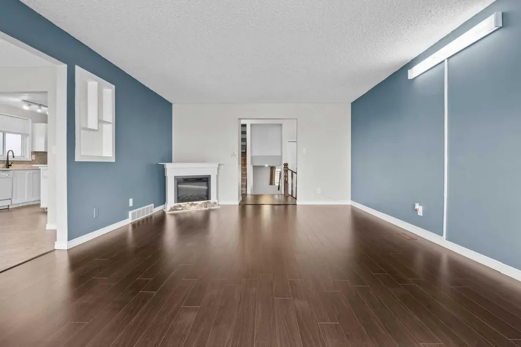27 Beddington Road NE Calgary AB T3K 1N7