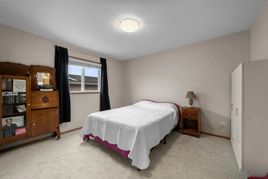 6308 30 Avenue Camrose AB T4V 4V9
