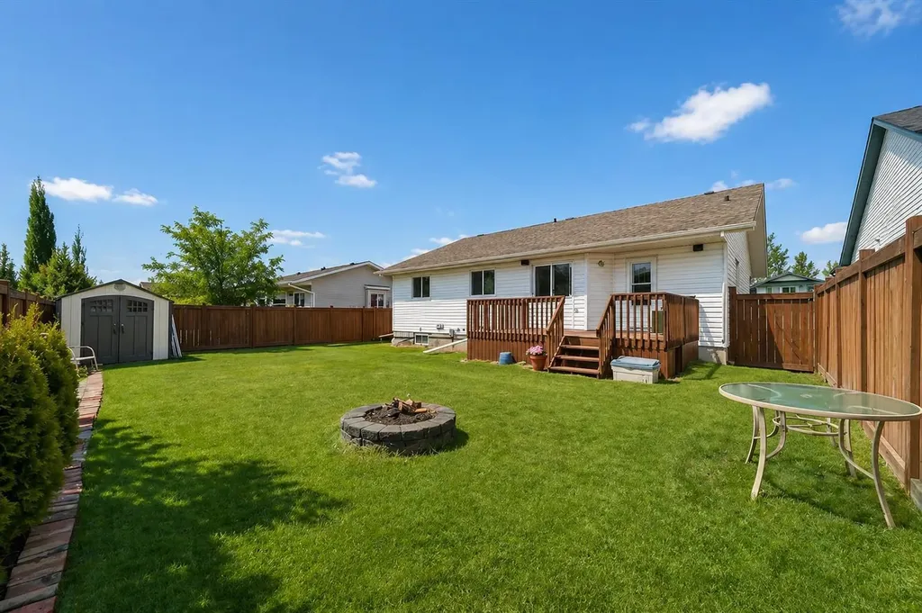6308 30 Avenue Camrose AB T4V 4V9