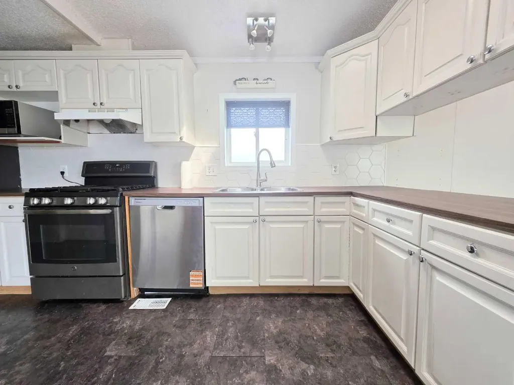 500 8 Street SW Slave Lake AB T0G 2A4