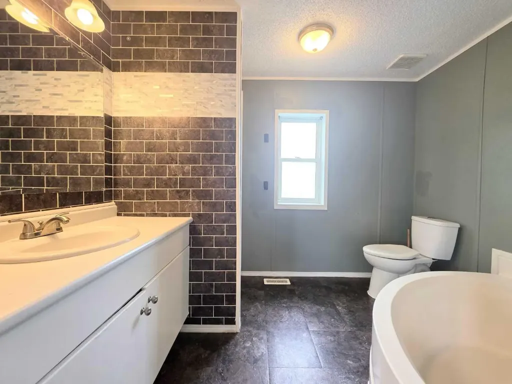 500 8 Street SW Slave Lake AB T0G 2A4
