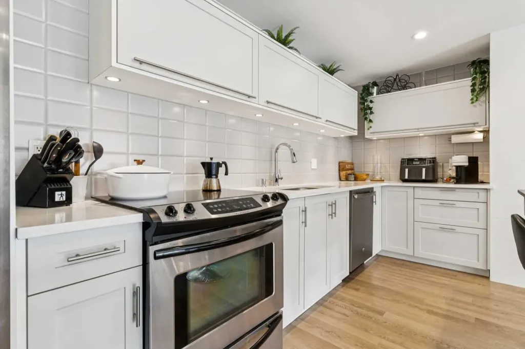 1222 13 Avenue SW Calgary AB T3C 0T1