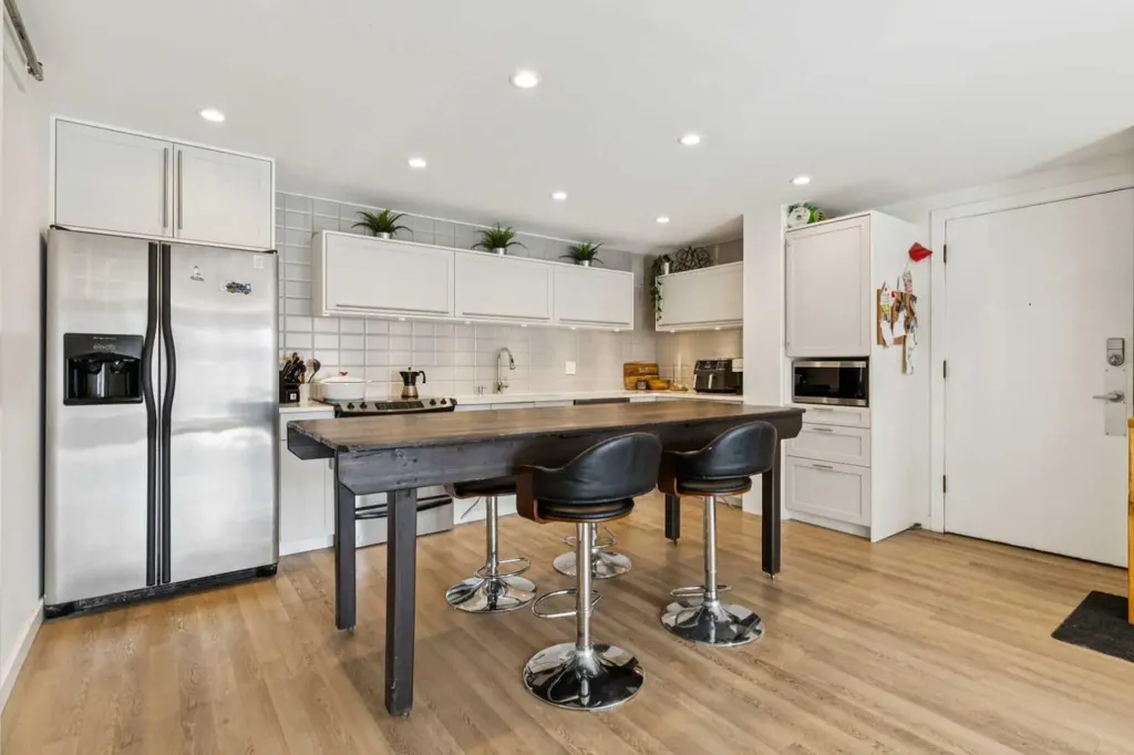 1222 13 Avenue SW Calgary AB T3C 0T1