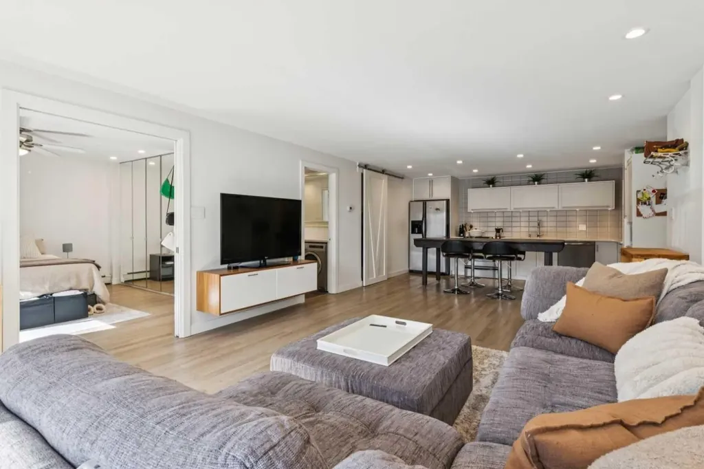 1222 13 Avenue SW Calgary AB T3C 0T1