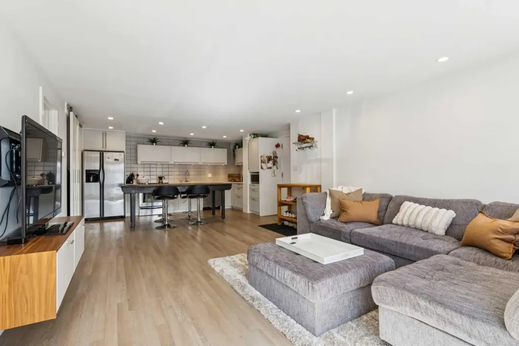 1222 13 Avenue SW Calgary AB T3C 0T1