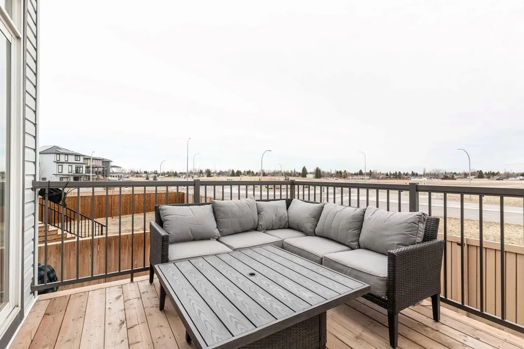 1180 Coalbrook Place W Lethbridge AB T1J 5W7