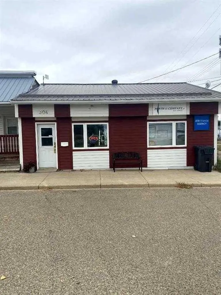 304 2nd Street Warner AB T0K 2L0