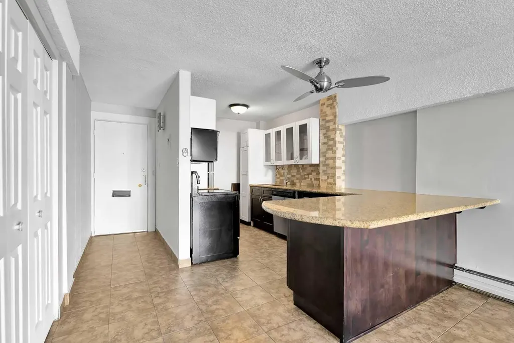 519 17 Avenue SW Calgary AB T2S 0A9