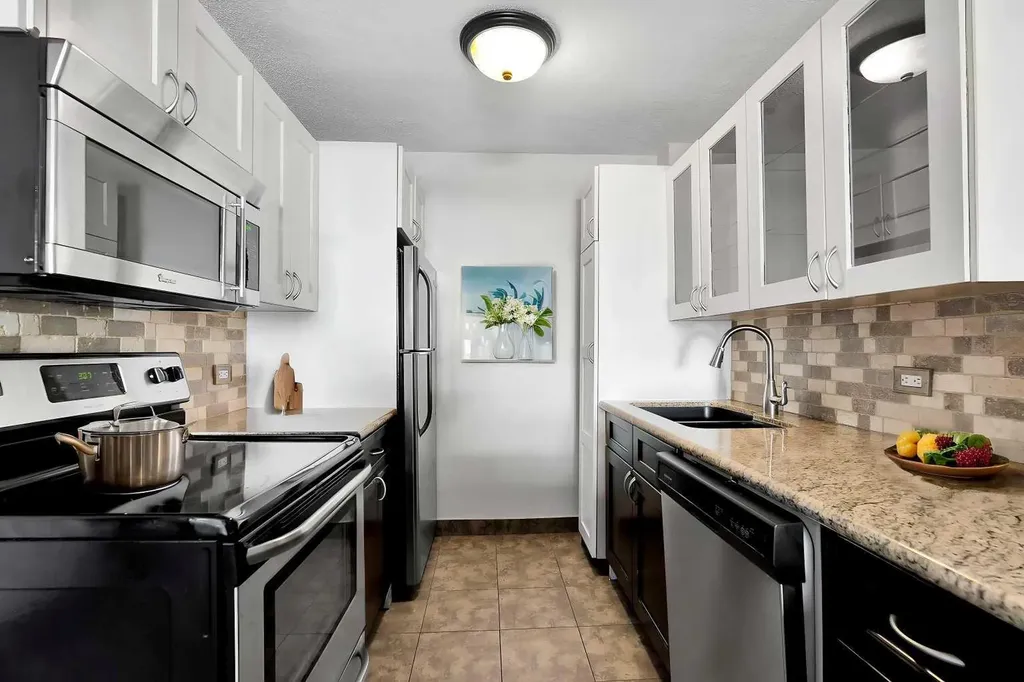 519 17 Avenue SW Calgary AB T2S 0A9