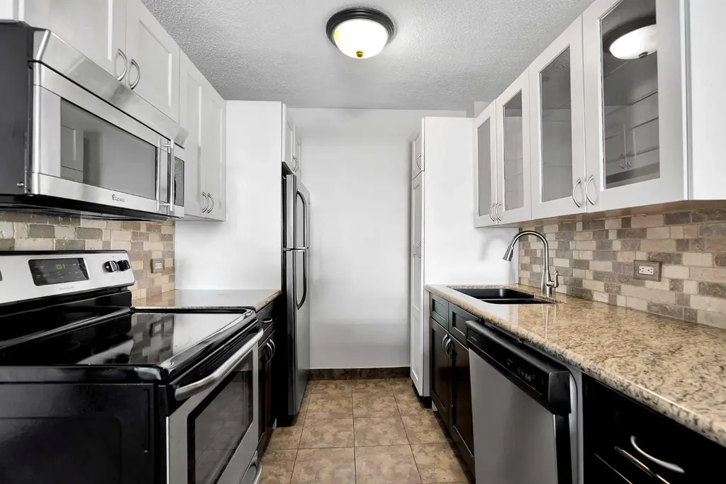 519 17 Avenue SW Calgary AB T2S 0A9