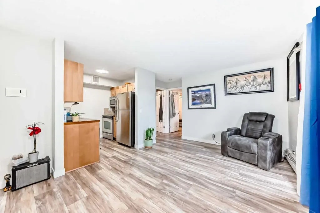 4311 73 Street NW Calgary AB T3B2N2