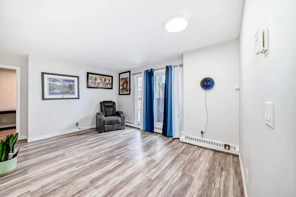4311 73 Street NW Calgary AB T3B2N2