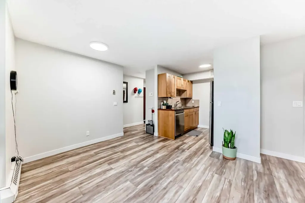4311 73 Street NW Calgary AB T3B2N2