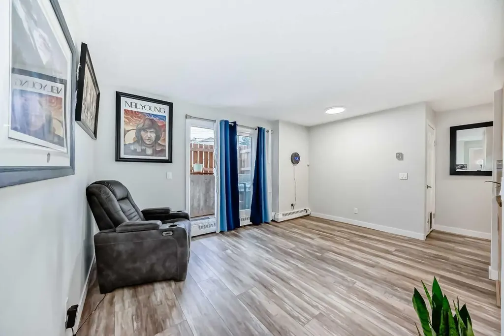 4311 73 Street NW Calgary AB T3B2N2