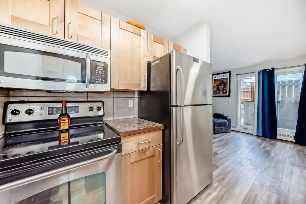 4311 73 Street NW Calgary AB T3B2N2