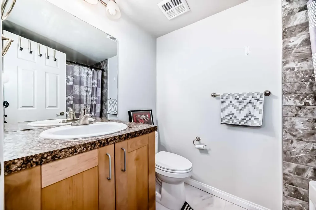 4311 73 Street NW Calgary AB T3B2N2