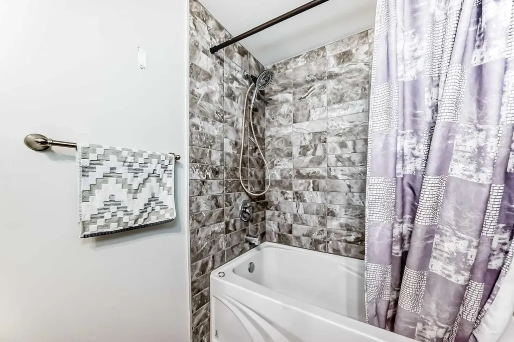 4311 73 Street NW Calgary AB T3B2N2