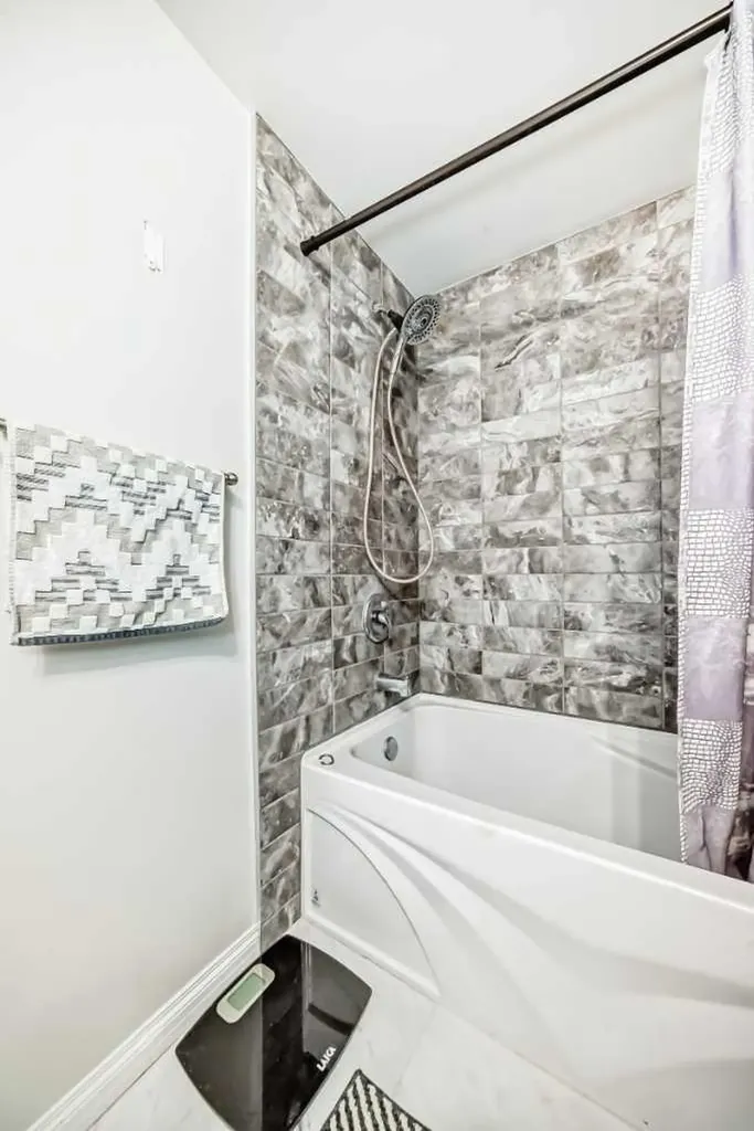 4311 73 Street NW Calgary AB T3B2N2