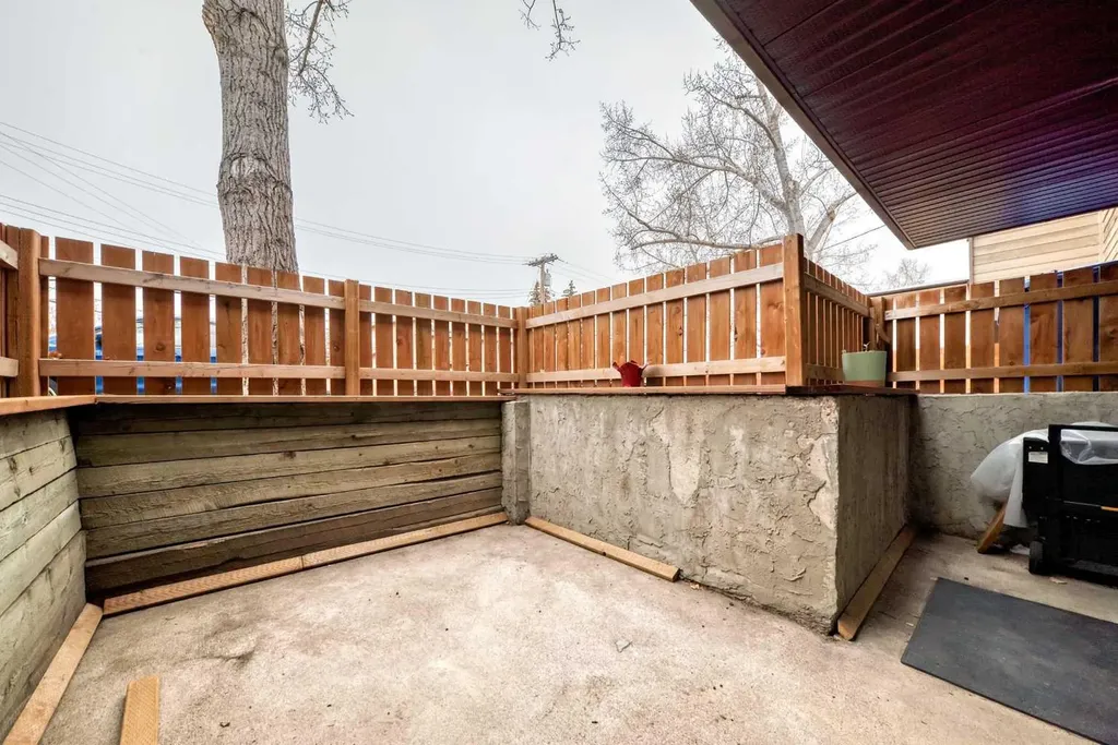 4311 73 Street NW Calgary AB T3B2N2